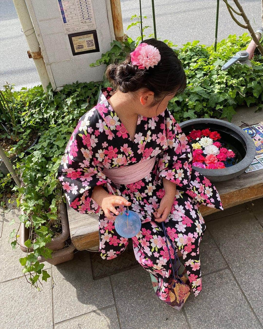 manamisotayutaさんのインスタグラム写真 - (manamisotayutaInstagram)「夏祭り♡  何年かぶりの浴衣♡ 3世代で👧👩👵🏻  やっぱり夏はお祭りと花火がなきゃ❤︎ そして🍻❤︎  #浴衣#浴衣コーデ  #3世代#夏#夏祭り #お祭りコーデ #花火大会  #夏は生ビール  #親子コーデ #親子リンクコーデ  #リンクコーデ」8月6日 19時49分 - manamisotayuta