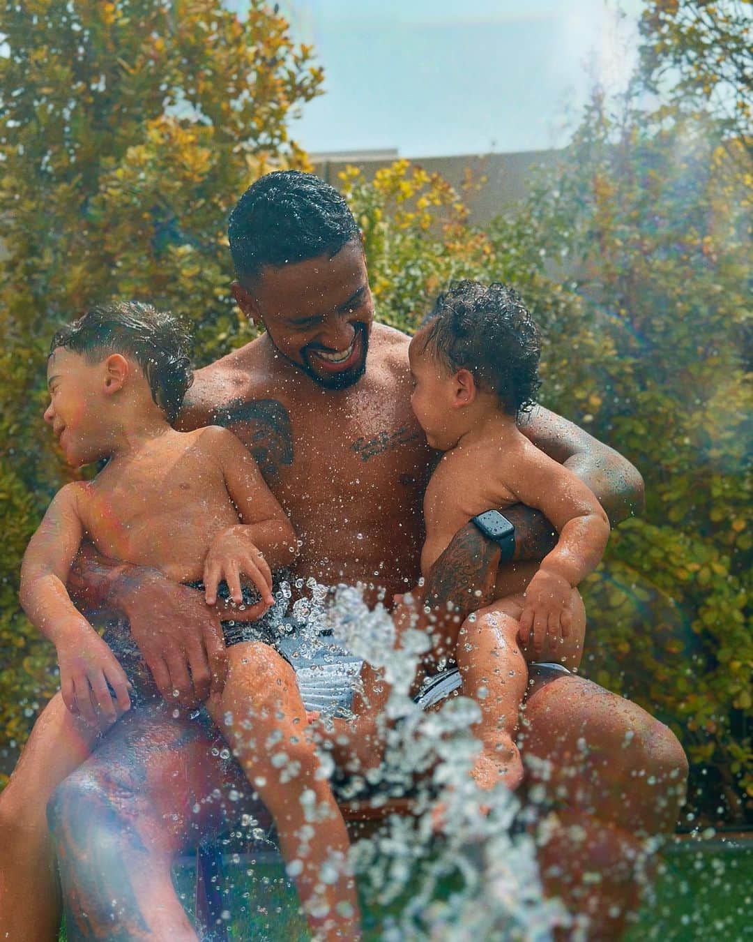のインスタグラム：「Ser pai é cuidar do que há de mais valioso neste mundo 💙」