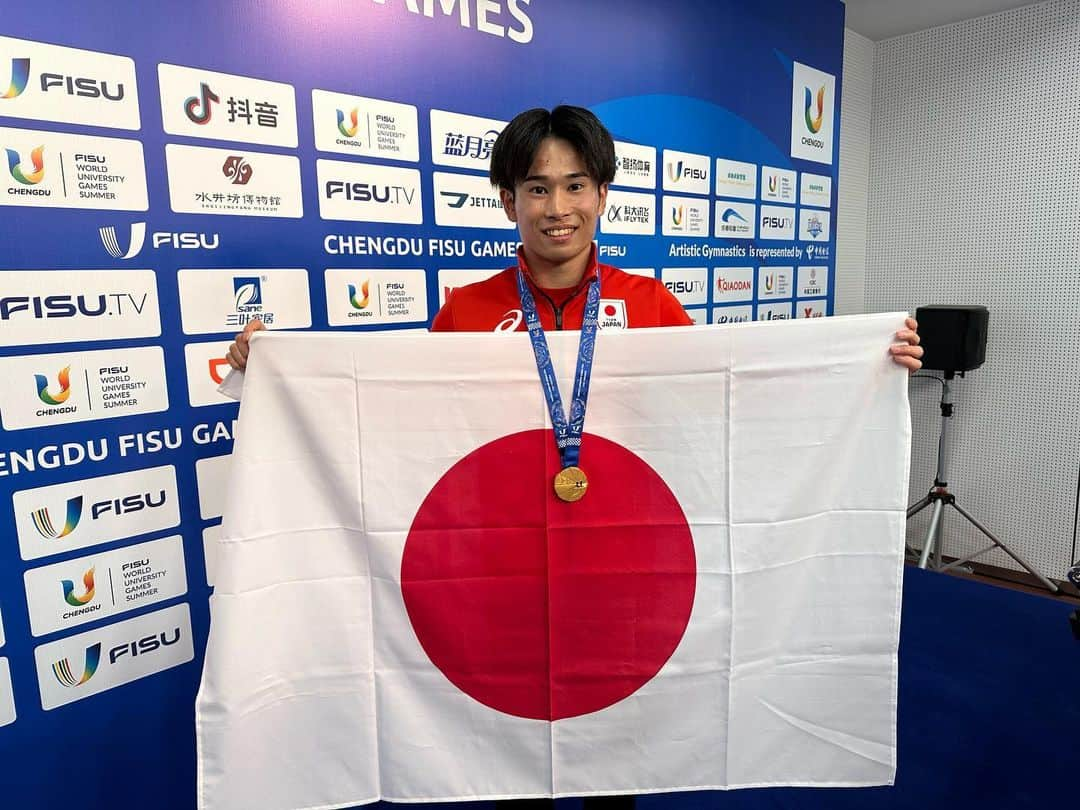 萱和磨さんのインスタグラム写真 - (萱和磨Instagram)「床で金メダル🥇平行棒で銅メダル🥉を獲得しました。 ハードスケジュールでしたが、最後までやり切ることができました。 世界選手権に向けて引き続き頑張ります🇧🇪 応援ありがとうございました！ I got a gold medal in the floor🥇 and a bronze medal in the parallel bars🥉 It was a hard schedule, but I did my best. I will continue to practice for the world championship🇧🇪 Thank you very much ! #teamjapan #chengdu2021」8月6日 20時03分 - kazuma_kaya