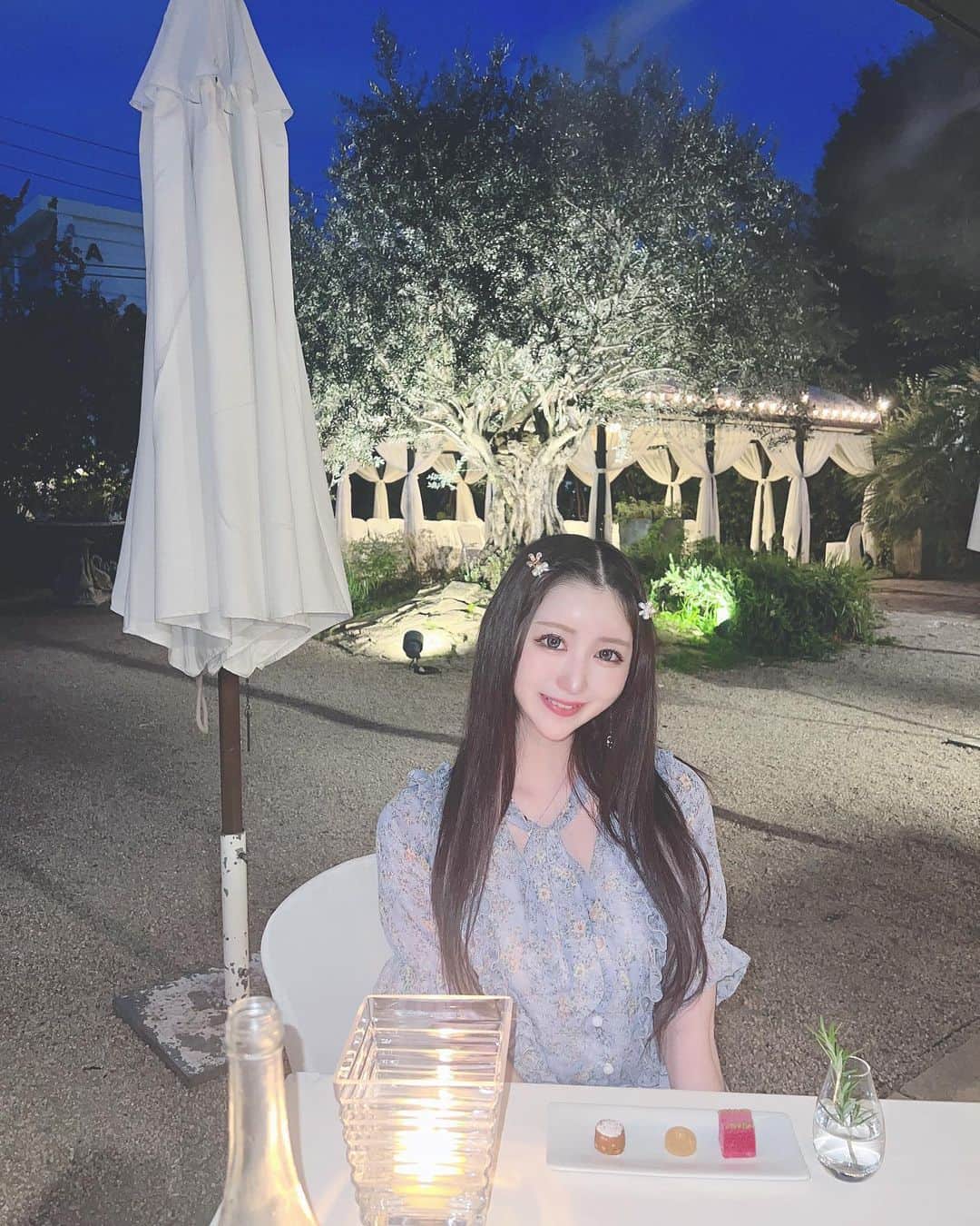 あいにゃんさんのインスタグラム写真 - (あいにゃんInstagram)「ずっと行ってみたかった小笠原伯爵邸🏡⋆* ︎︎ ︎︎︎ ︎︎︎ ︎  ︎︎ ︎︎︎ ︎︎︎ ︎ こーゆー洋館みたいな雰囲気大好きなんだけどとても素敵だった^･·̫･̥ฅ♡  テラス席にしたんだけど夕方から夜にかけて変わるお庭の景色も素敵だったし暑さ対策もバッチリで最高でした🪄✨  ︎︎ ︎︎︎ ︎︎︎ ︎ お料理も全部お上品で美味しくて特にデザートが絶品でした🫶🫶🫶 * * #小笠原伯爵邸 #若松河田 #新宿グルメ #新宿 #新宿ディナー #東京#東京グルメ #グルメ #グルメ女子 #キャバ #キャバクラ #キャバ嬢  #コンカフェ #コンカフェ嬢 #アイドル #サロモ募集 #サロンモデル  #dinner #instagood #instalike #loveislove #follow」8月6日 20時08分 - ainyan0310