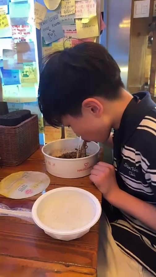 喜田彩子のインスタグラム：「🏪라면 편의점 🍜無人ラーメンコンビニ  📍ソウル特別市鍾路区敦化門路11 서울특별시 종로구 돈화문로 11 24時間営業 無休」