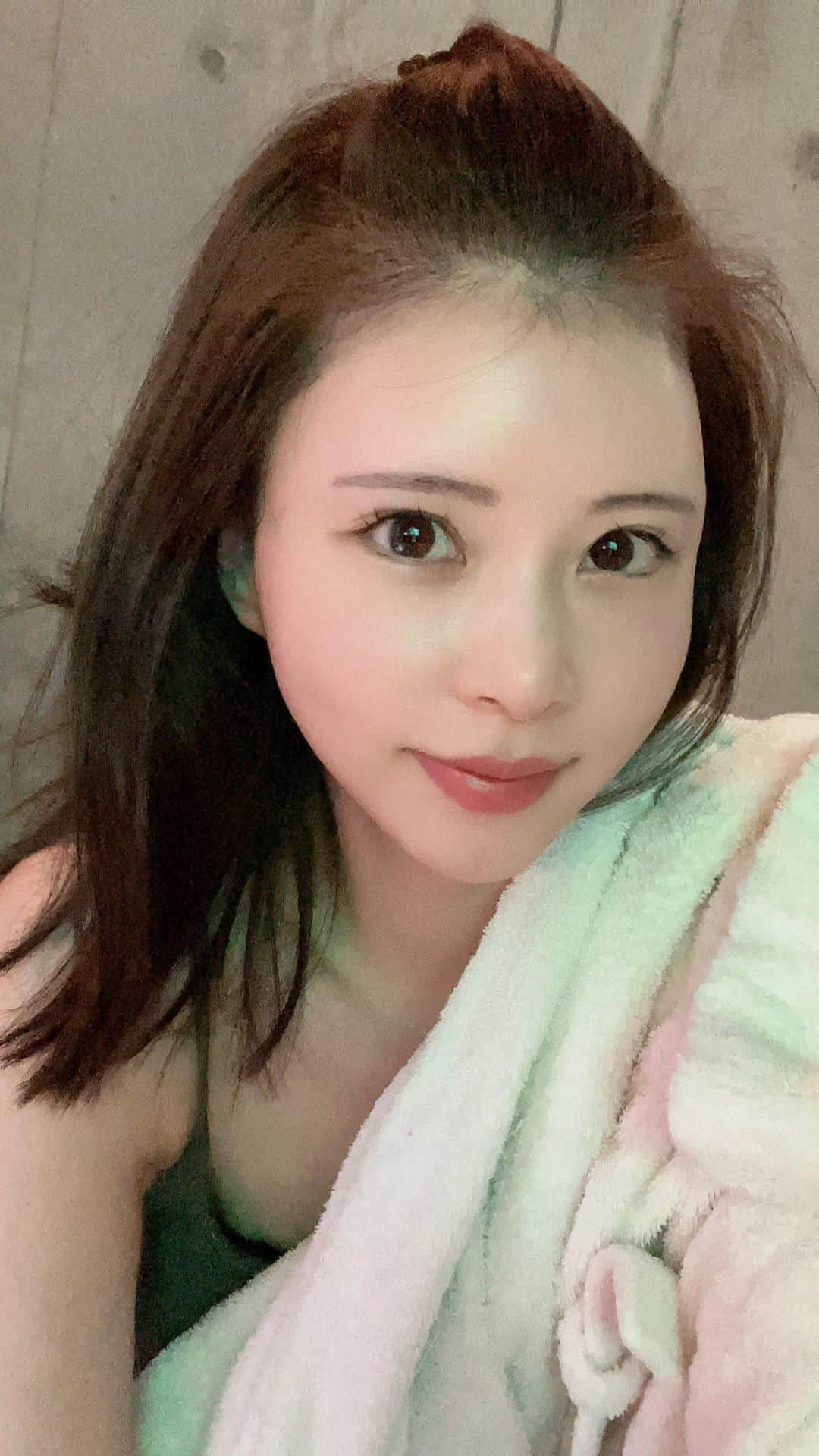 山本成美のインスタグラム：「⁡ お一人サウナ🧖‍♀️ ⁡ ⁡ #loca #locatheclass#sauna #tokyo  #サウナ #おひとり様 #ガチ勢」