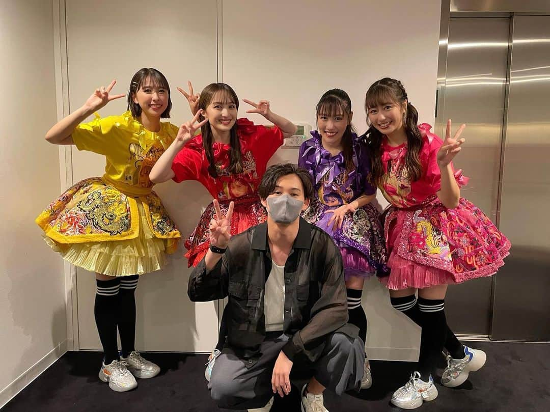 小笠原海さんのインスタグラム写真 - (小笠原海Instagram)「QUEEN OF STAGE 素敵なライブでした 改めて15周年おめでとうございます🍀 #ももQ」8月6日 20時18分 - 927_kai