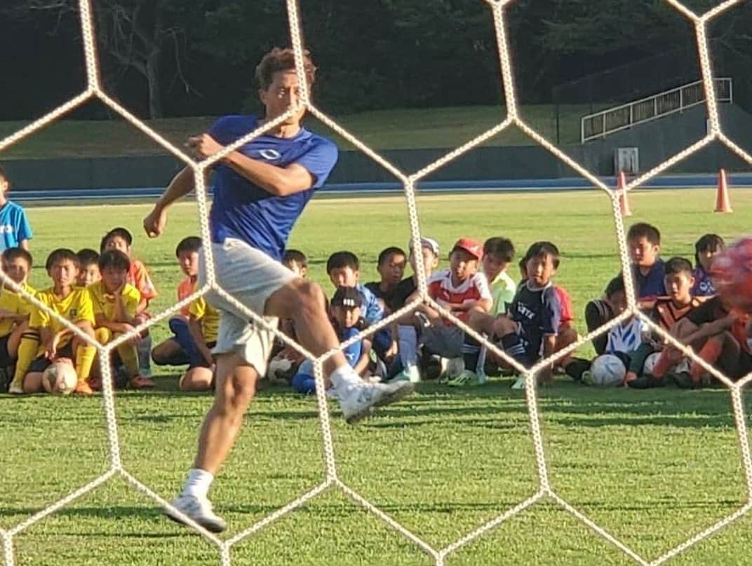 福西崇史さんのインスタグラム写真 - (福西崇史Instagram)「. シンエネ釜本サッカー教室⚽️ in栃木小山✨ . 成岡翔と一緒に たくさんの子供達と触れ合ってきました⚽️ そして、シュート決めました🤣笑 . #シンエネ釜本サッカー教室 #栃木 #小山 #成岡翔 #soccer #考える力 #自分次第」8月6日 20時38分 - takashi_fukunishi