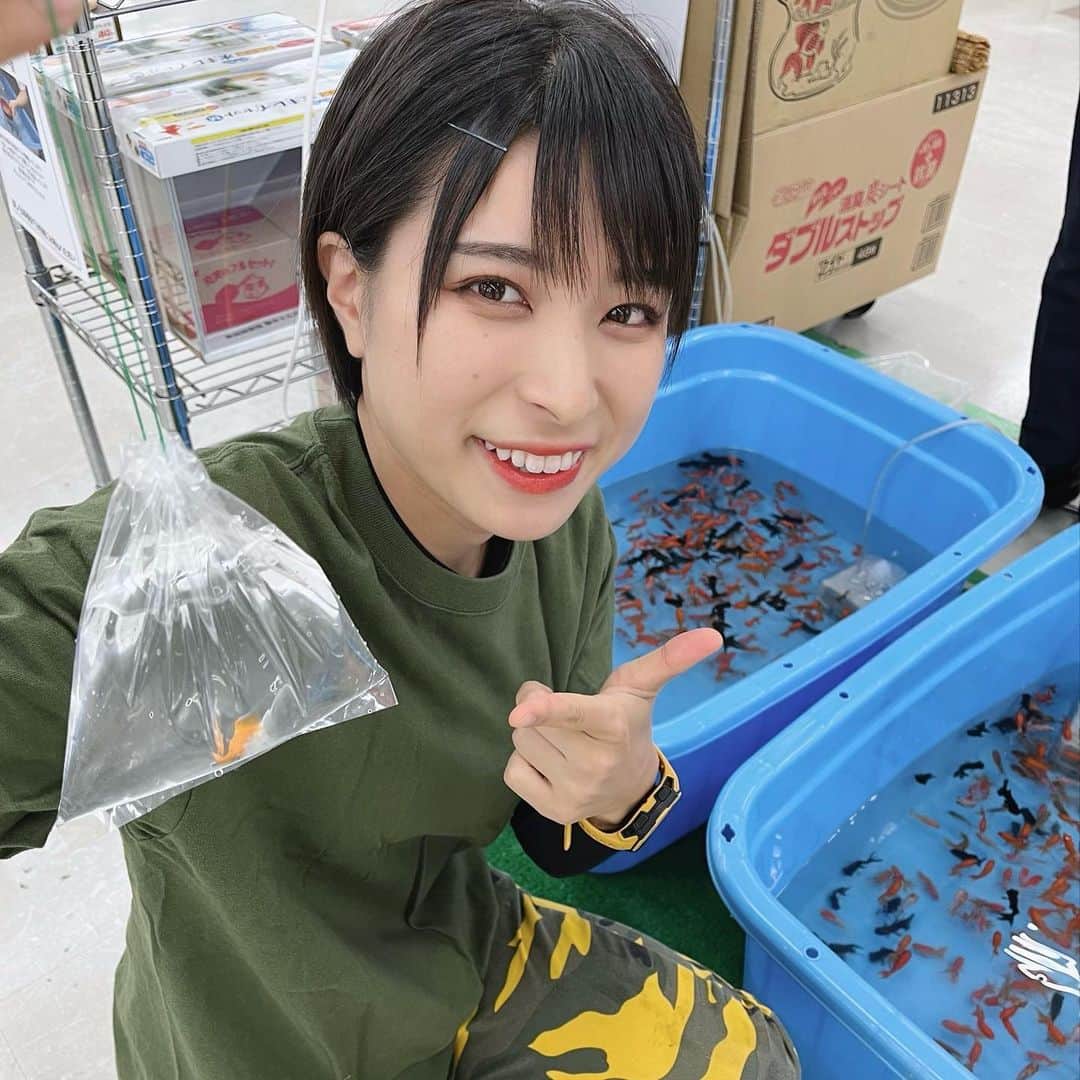 かほなんさんのインスタグラム写真 - (かほなんInstagram)「ホームセンターバロー羽島インター店にてトークショーでした！  遊びに来てくれた方、ありがとうー！！😆😆 トークショーもお渡し会も楽しいね☺️ 皆と一人一人お話しできて、楽しい1日でした！  ホームセンターバローさん、貴重な機会をありがとうございました！✨ 次回のバロイベは9/24(日)ホームセンターバローミタス伊勢店にて！ @hcvalor_ise_outdoor   三重県いくよー！！！ また会おうっっ！  かき氷は　#天保堂 @tempodo2016   #ホームセンターバロー #ホームセンターバロー羽島インター店 #さばいどる #かほなん」8月6日 20時45分 - survidol_kaho