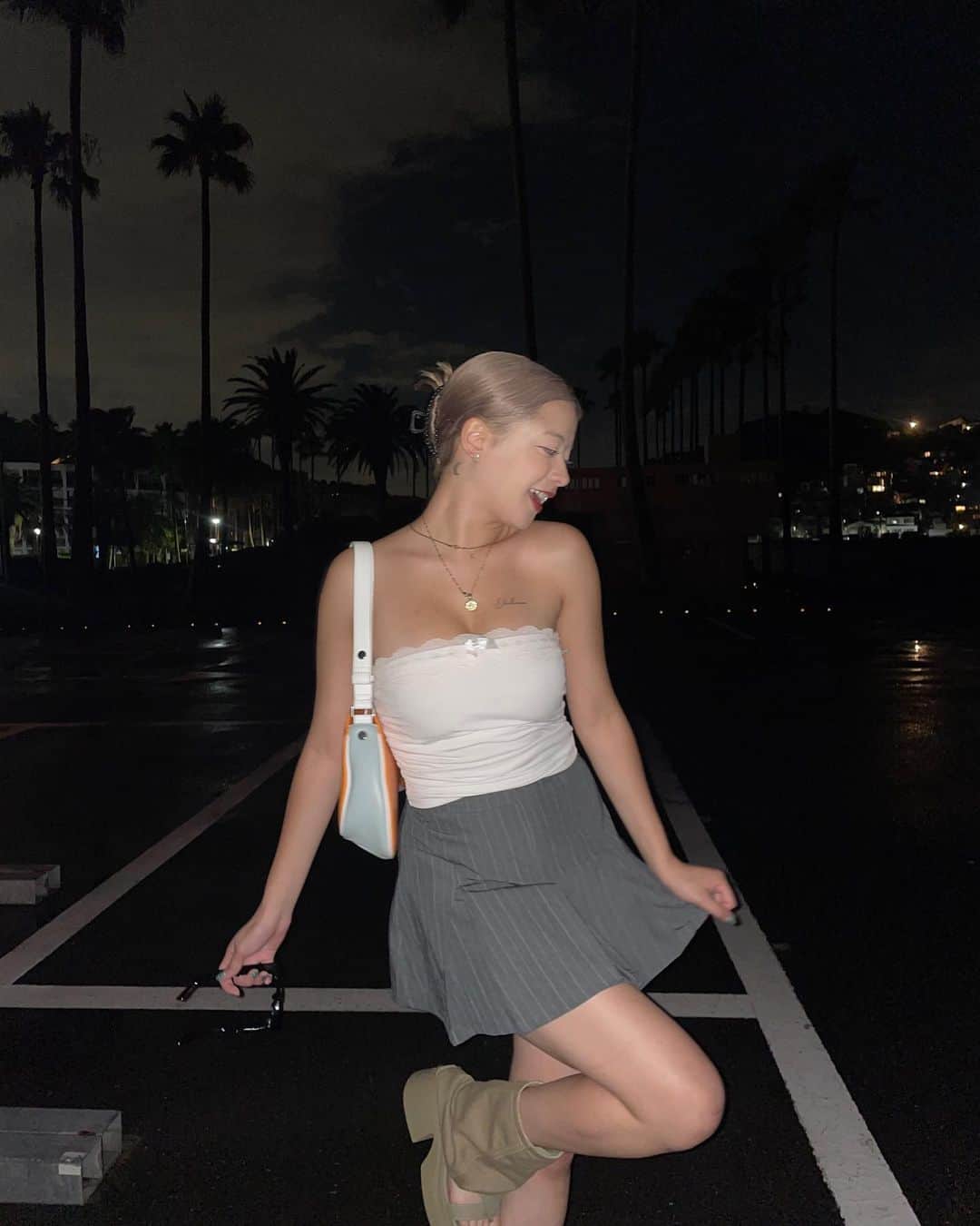 RONAのインスタグラム：「🖤･:*+.」