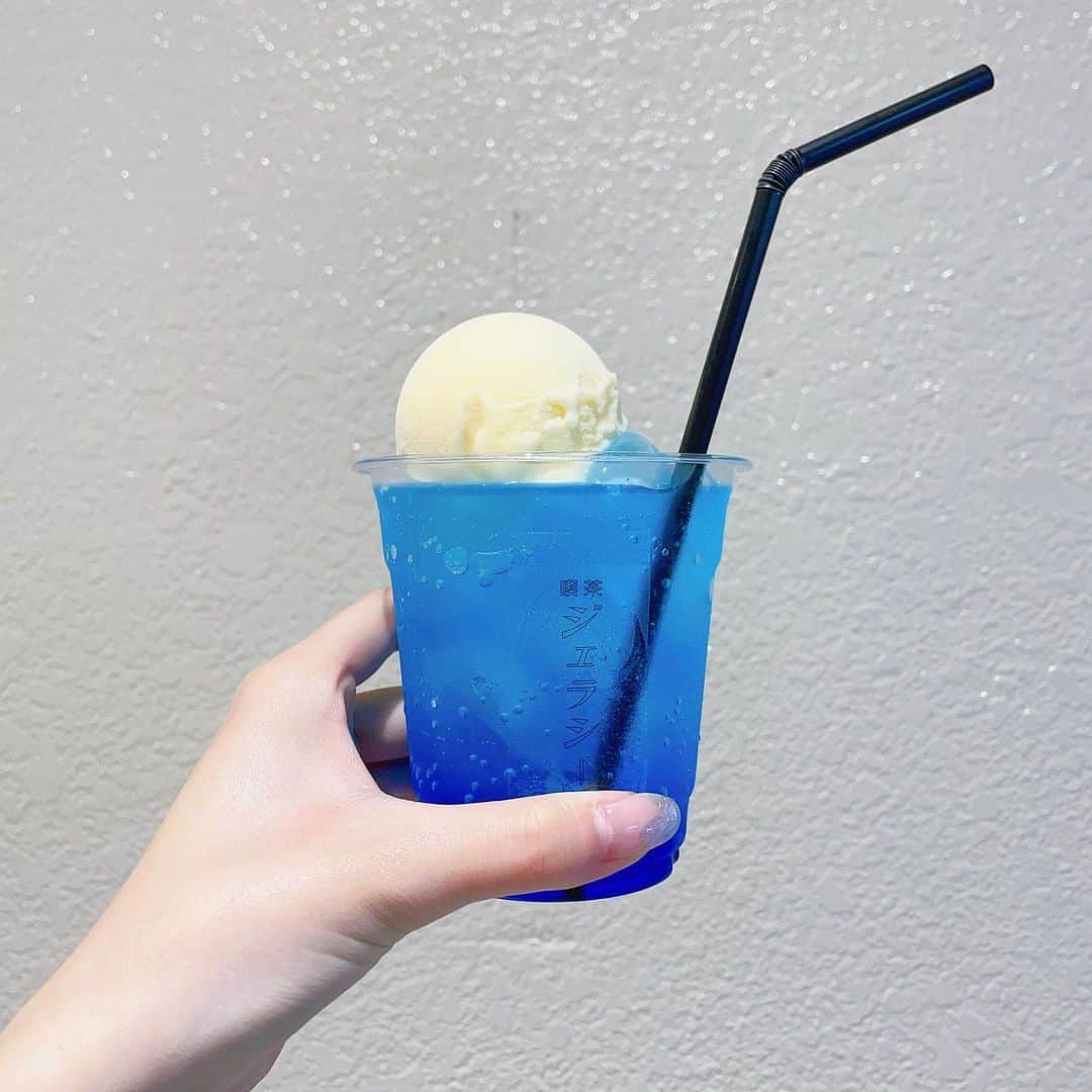 吉田綾乃クリスティーのインスタグラム：「🍨💙」