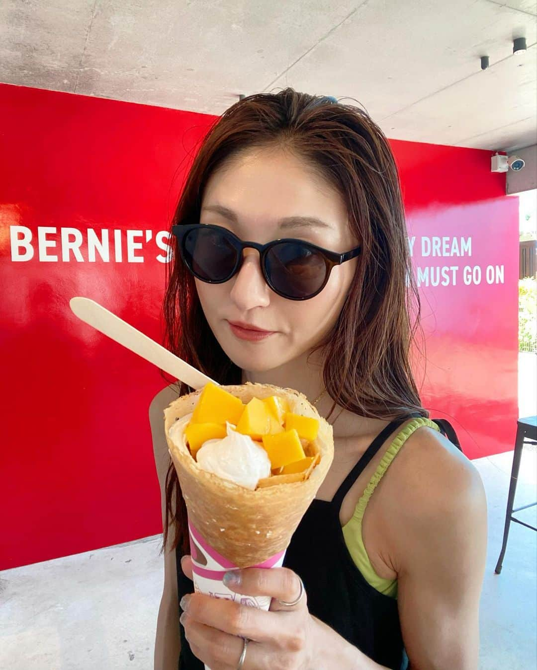 rittann48さんのインスタグラム写真 - (rittann48Instagram)「🥭mango crepe🧡  気になってた @berniescrepe さんで 期間限定のマンゴークレープを🥭  マンゴーがたくさん入ってて 生地もちもち食べ応え抜群👍 たくさん種類があるから選ぶの悩む💦  _________________________________ 📍宮古島市平良西里251-10 🕚11:30〜17:00  定休日…木曜日 ⚠️🅿️なしの為近くのコイン🅿️へ⚠️ _________________________________  #バーニーズクレープ #berniescrepe  #宮古島 #沖縄 #離島  #クレープ #フルーツ #マンゴー #宮古島産マンゴー  #宮古島カフェ #沖縄カフェ  #宮古島旅行 #島旅 #沖縄旅行  #カフェ好きな人と繋がりたい  #宮古島グルメ #沖縄グルメ  #miyakojima #miyakoisland  #okinawa #japan #japantravel #cafe #cafeteria  #일본 #미야코지마 #카페」8月6日 20時50分 - rittann__8775