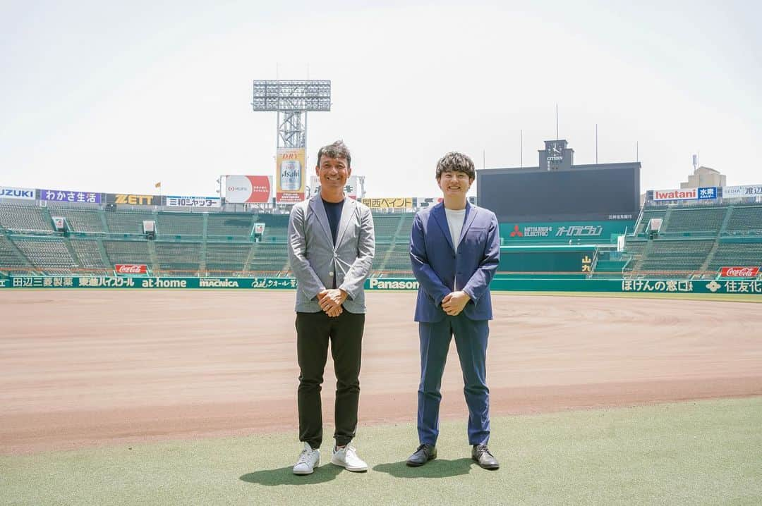 北條瑛祐さんのインスタグラム写真 - (北條瑛祐Instagram)「⚾️  今日から第105回全国高等学校野球選手権記念大会が始まりました！ 今年もテレビやラジオで実況を担当します。 よろしくお願いします！！ 　  そしてもう一つ… 阪神甲子園球場100周年記念のインタビュー企画に選んでいただき、お話をさせていただきました！  小縣アナウンサーと一緒に学生時代から実況アナウンサーとしてまで…たっぷりです😊 　  『阪神甲子園球場100周年記念 スペシャルインタビュー』 著名人の方々の素晴らしいお話が盛りだくさんですので、ぜひ検索してみてください🔍 そんな中でお声がけいただき貴重な機会をありがとうございました！  #第105回全国高等学校野球選手権記念大会  #高校野球 #阪神甲子園球場  #甲子園100周年  #5枚目の写真よ」8月6日 21時05分 - eisukehojo_abc