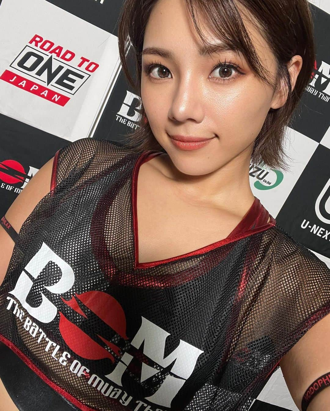 大川成美さんのインスタグラム写真 - (大川成美Instagram)「BOMガール🥊 勝利者インタビューさせていただきました。今回も長時間配信ありがとうございました！！ ． あっという間の時間でした☺️ ． 観てくれた皆様ありがとうー！ 会場で声掛けてくれた皆様も💖 ． またBOMでお会いしましょう✌️✨ ． #ムエタイ #格闘技 #ラウンドカール#bom#muethai #thailand  #thai #bomガール」8月6日 21時01分 - naru_coco