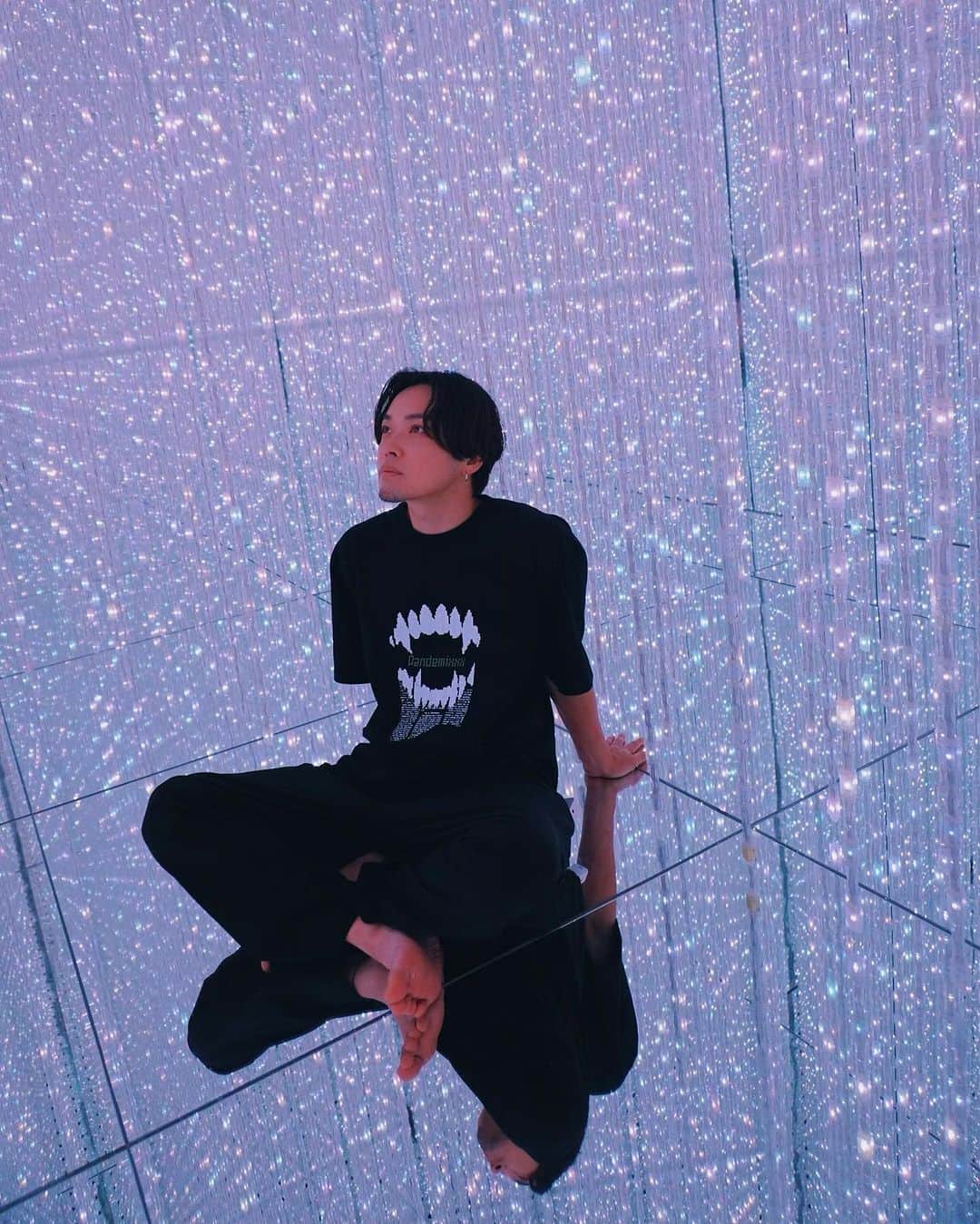 のインスタグラム：「キラッキラ🥹✨ 10周年記念ライブのFC先行無事終了しました👍 ありがとうございました😭 チケット一般発売は8/26(土)からです🙋  佐藤広大10周年記念ライブ  『恩楽2023』 2023年11月18日（土）　  開場 17:00 / 開演 17:30  共済ホール 〒060-0004 北海道札幌市中央区北4条西1丁目  ローチケ : Lコード 11977 チケットぴあ、イープラス  チケットの発券は公演の1週間前頃を予定しております。」
