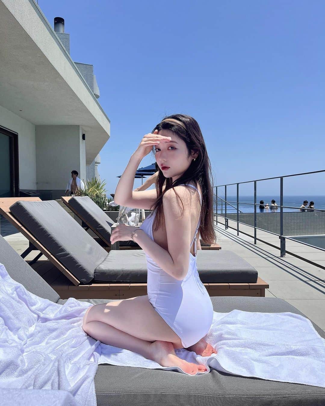 のインスタグラム：「今年暑すぎるね🥵🥵  プライベートで水着着たの数年振り🐚」