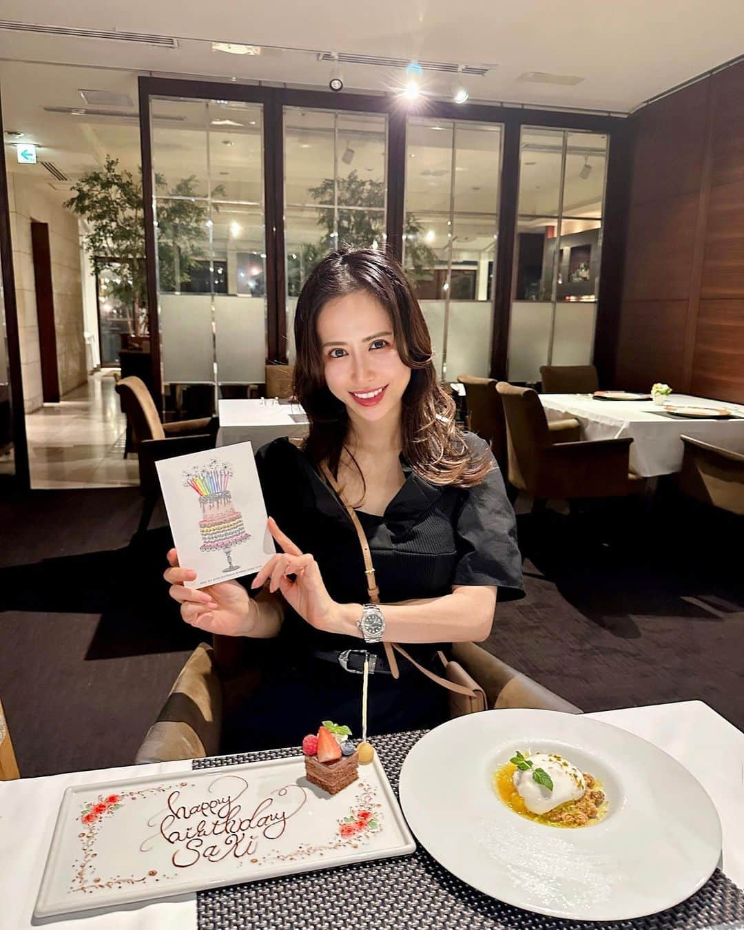 sakiのインスタグラム：「本日8/6は誕生日でした🥺🎂 わざわざ連絡くれたお友達は仲良しな人ばっかりで めっちゃ嬉しかった🙏🩷 . 私は妹の誕生日でさえ 一日遅れでお祝いするくらい適当なのに 私ばっかりすまぬ😭😭 ありがとう🩷🩷」