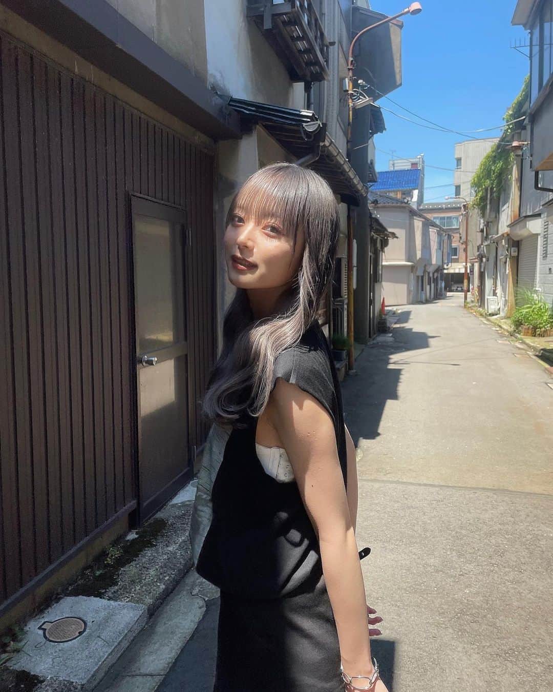 宇井優良梨のインスタグラム：「🩶🩵🖤」