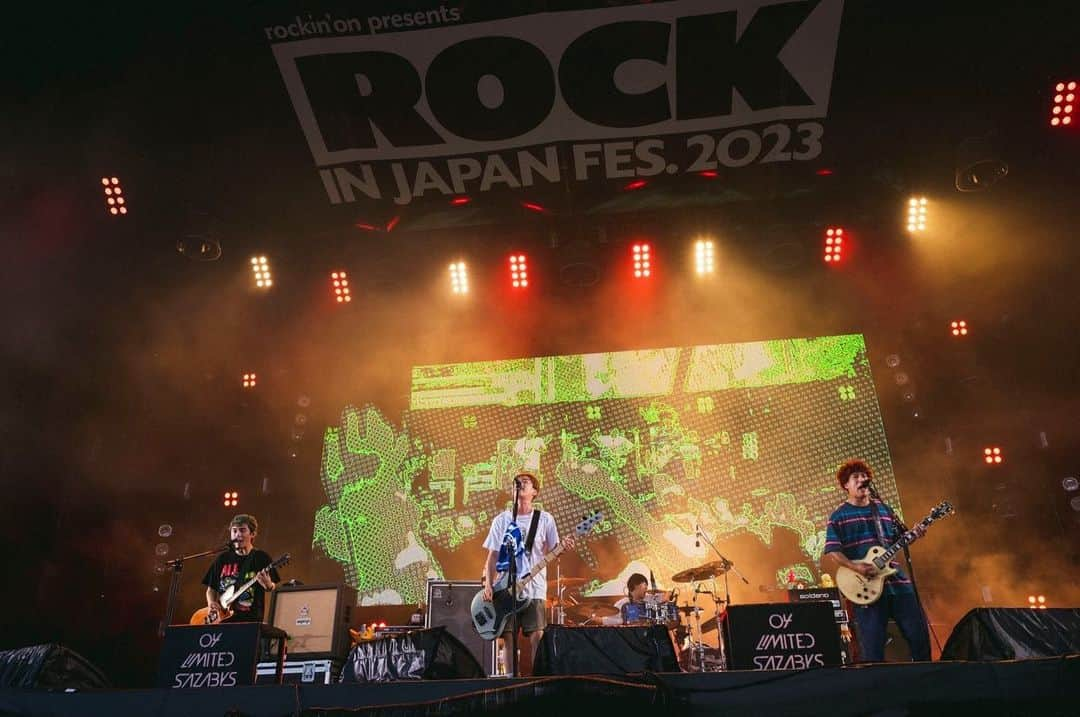 HIROKAZのインスタグラム：「『ROCK IN JAPAN FESTIVAL 2023』  千葉市蘇我スポーツ公園( 2023.08.06 )  ヤオタケシ📸( @takeshiyao )  着いたときめっちゃ晴れてたけど急にゲリラ豪雨きたね。笑 わしらライブ終わる直前に太陽出て虹２つ出てきたん激アツ演出だったな🐕あんりゃした！  #RIJF2023 #ロッキンジャパン2023」