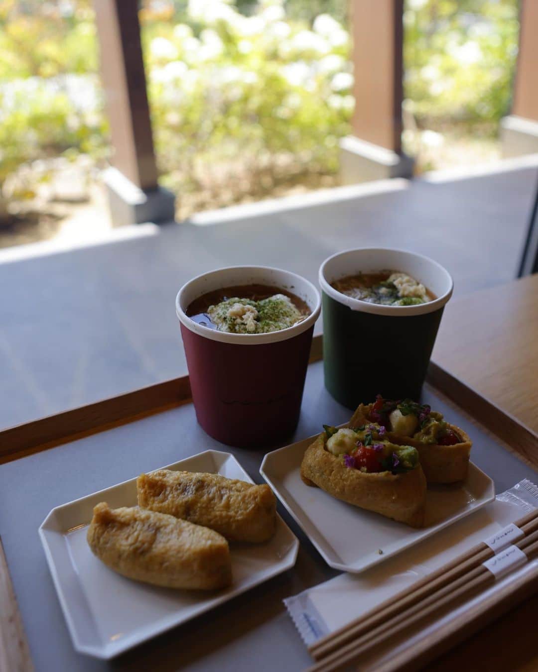 田中幸恵さんのインスタグラム写真 - (田中幸恵Instagram)「__ . シルエットがサイコーにステキなワンピは　@blamink.official   アウトレットで出合って、 子どもたちに試着を見てもらい購入  特に息子は辛口なので 率直な意見は従ってる笑  暑い日が続くから サラッと食べれるお素麺を食べに　@t_takadaya へ。  きっちり🍧もいかせてもらいました🫡 スイカ🍉と無花果🍧  one-piece→ @blamink.official  sandals→ @hermes  bag→ @chanelofficial   #blamink  #hermes #chanel #てのべたかだや  #かき氷　#モノトーンコーデ　#奈良グルメ  #奈良カフェ」8月6日 21時29分 - yukie__tanaka
