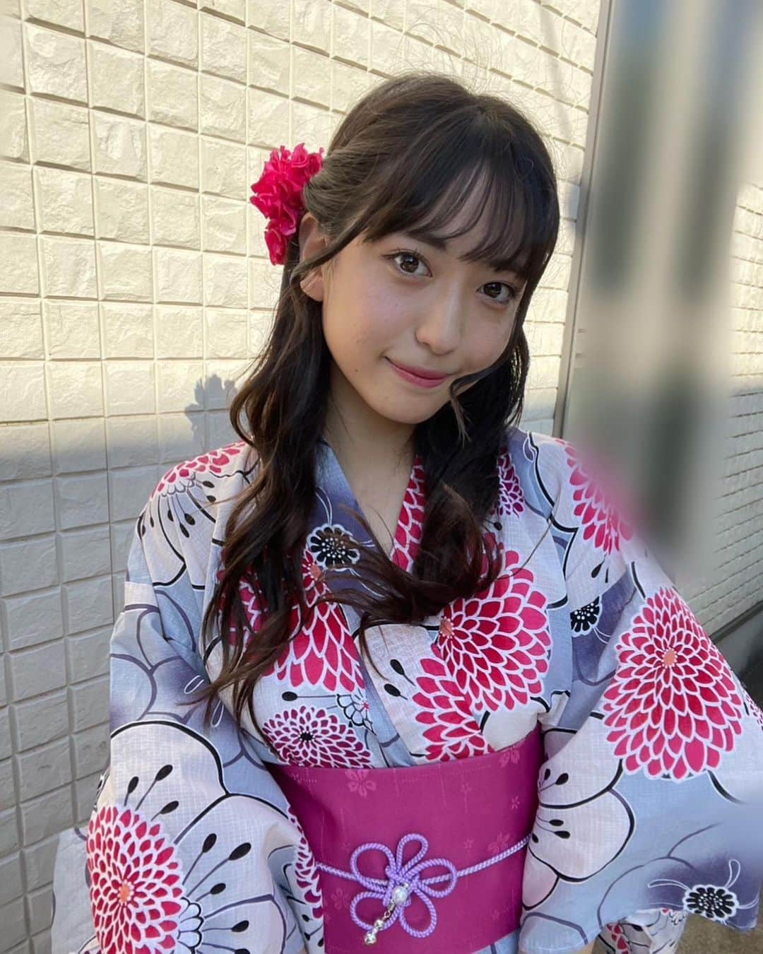 石井美凪のインスタグラム：「今年初の浴衣を着ました💞  最近そばかすが結構あることに気づきました👀🌟   #お祭り #浴衣 #そばかす #sjk  #ライジングプロダクション #石井美凪」