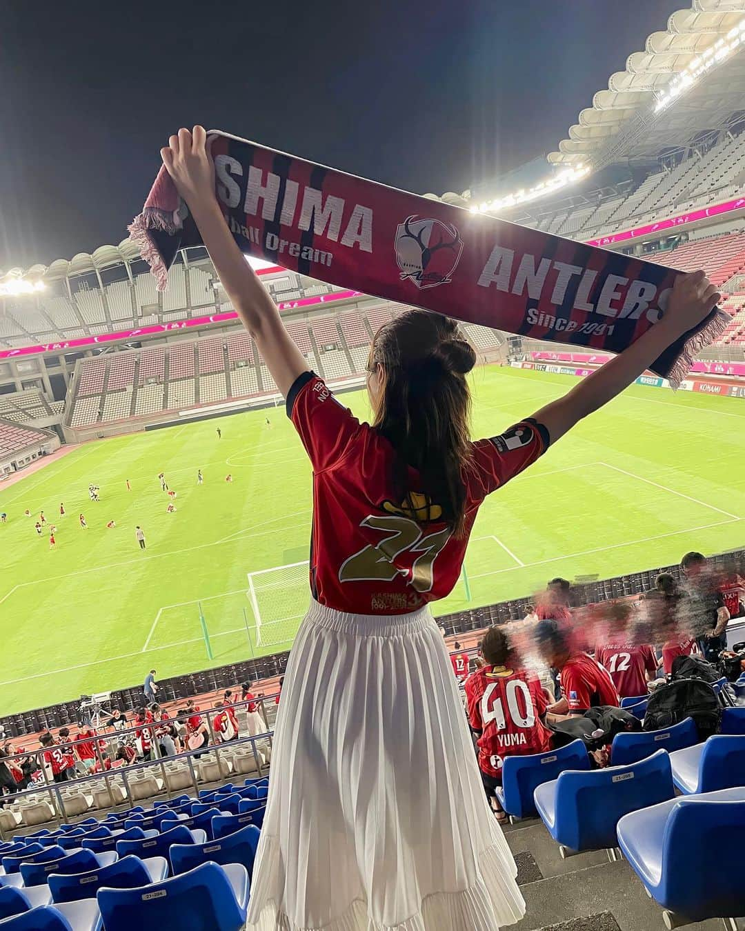 磯佳奈江のインスタグラム：「. コンサドーレ札幌戦⚽️" 3-0で勝ちました！！！快勝✨ このまま最後まで行ってほしい！  今日のユニは30周年ユニにした☺️ . #jリーグ #鹿島アントラーズ #カシマサッカースタジアム #カシマスタジアム #コンサドーレ札幌」