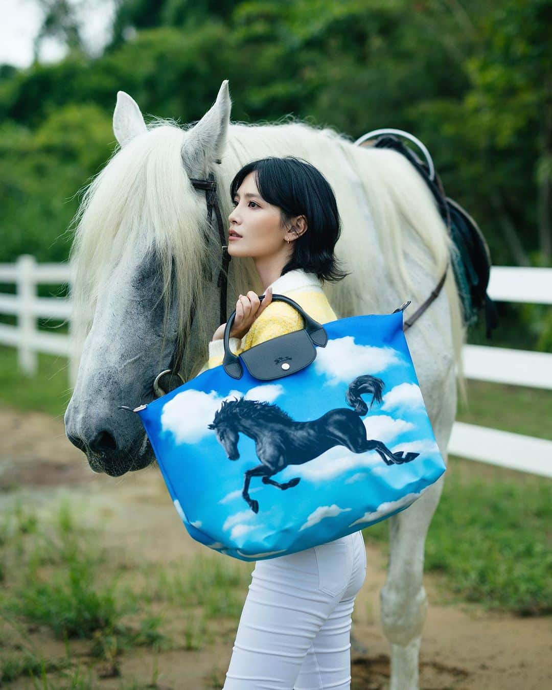 吳子霏（Ellen Wu）のインスタグラム：「乘著初心 無畏懼  @Longchamp @toiletpapermagazineofficial  #LongchampXToiletPaper #PopRevolution」