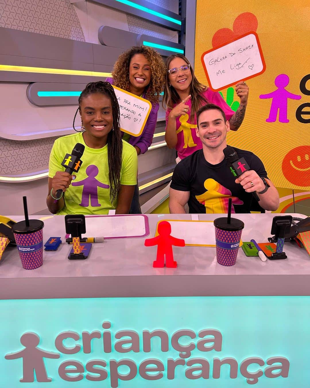 のインスタグラム：「Domingo é dia de criança esperança!  #criancaesperanca」