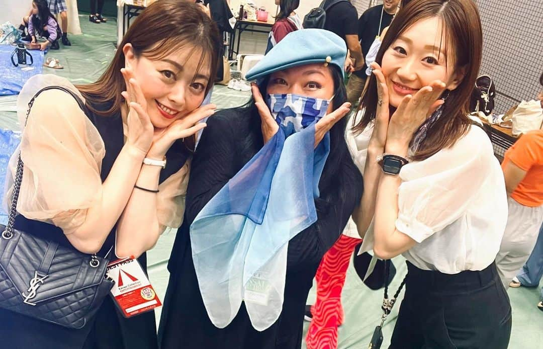 さきえさんのインスタグラム写真 - (さきえInstagram)「. 講師をしていて 私が1番嬉しい事は、 仕事現場で、生徒ちゃん達と会えること。  今日も感無量。 関係者の皆さま ありがとうございました。 そして引き続き、 KCEステージ監修講師の大役を頂き、 前回のともえ講師( @__ponpokopon_ ) 今回引き受けてくれたshizuka講師(@shizuka_y_ ) ありがとうございました✨🥹  そして、 めちゃくちゃお久しぶりにお会いできた 関西コレクションヘアメイク監修統括 大好きエミリーさん(@emilynanoda )♡ 今日もやっぱりらぶです♡  今後ともよろしくお願い致します🫡✨  . #関西コレクション #関西コレクションエンターテイメント #kce #ウォーキング講師 #casting」8月6日 22時22分 - sakie110