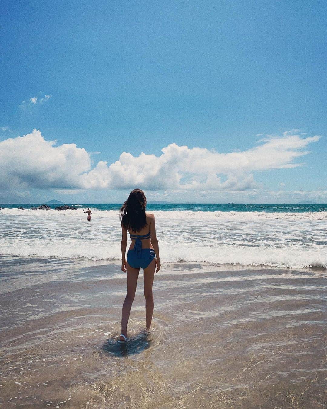 加藤桃子のインスタグラム：「SUMMER🌴🤍 夏らしいことできて嬉しい…🫶  #beach  #beachwear  #swimwear  #bikini #summer  #japanesegirl」