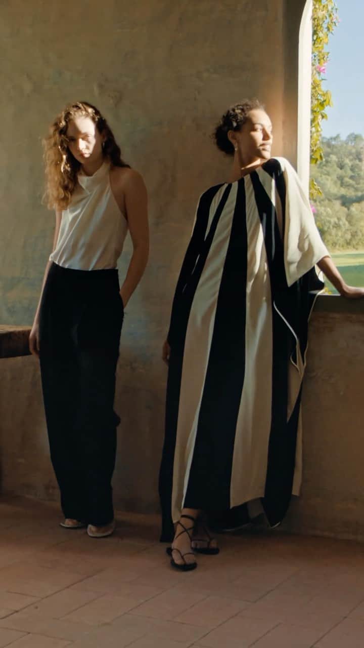 のインスタグラム：「Turn heads in statement-making dresses from @tallermarmo, @16arlington and more at #MATCHES.」