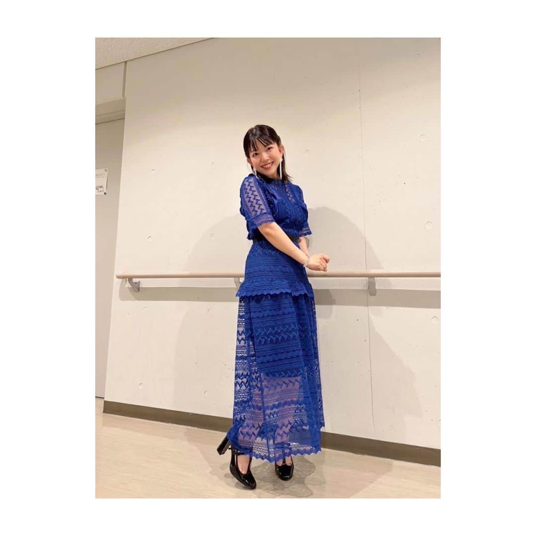 牧野由依のインスタグラム：「ARIA The SINFONIA @文京シビックホール  載せたいお写真がたくさんあるのですがまずは…  ・ARIAをイメージした華やかで上品で可愛すぎる ロイヤルブルーのお衣裳 styling:@samukashiwagi さまさま😌✨ 靴もピアノを演奏しやすいものをチョイスしてくださいました🎹 感謝🥹  ・公演での初登場となった「横顔」でステージに向かう 戦士牧野（マネージャーさん談）の後ろ姿を😂  #aria #ariacompany」