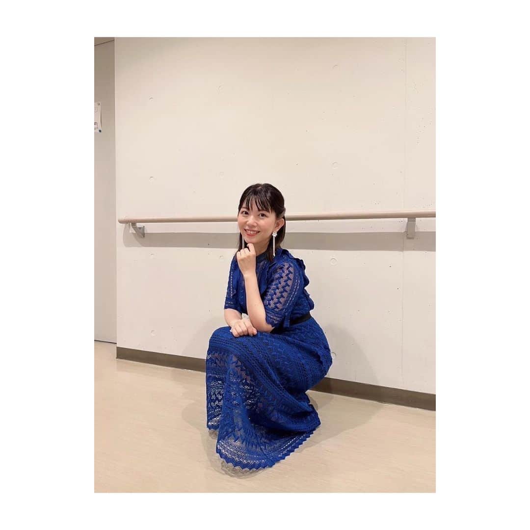 牧野由依さんのインスタグラム写真 - (牧野由依Instagram)「ARIA The SINFONIA @文京シビックホール  載せたいお写真がたくさんあるのですがまずは…  ・ARIAをイメージした華やかで上品で可愛すぎる ロイヤルブルーのお衣裳 styling:@samukashiwagi さまさま😌✨ 靴もピアノを演奏しやすいものをチョイスしてくださいました🎹 感謝🥹  ・公演での初登場となった「横顔」でステージに向かう 戦士牧野（マネージャーさん談）の後ろ姿を😂  #aria #ariacompany」8月6日 22時41分 - yui_makino0119