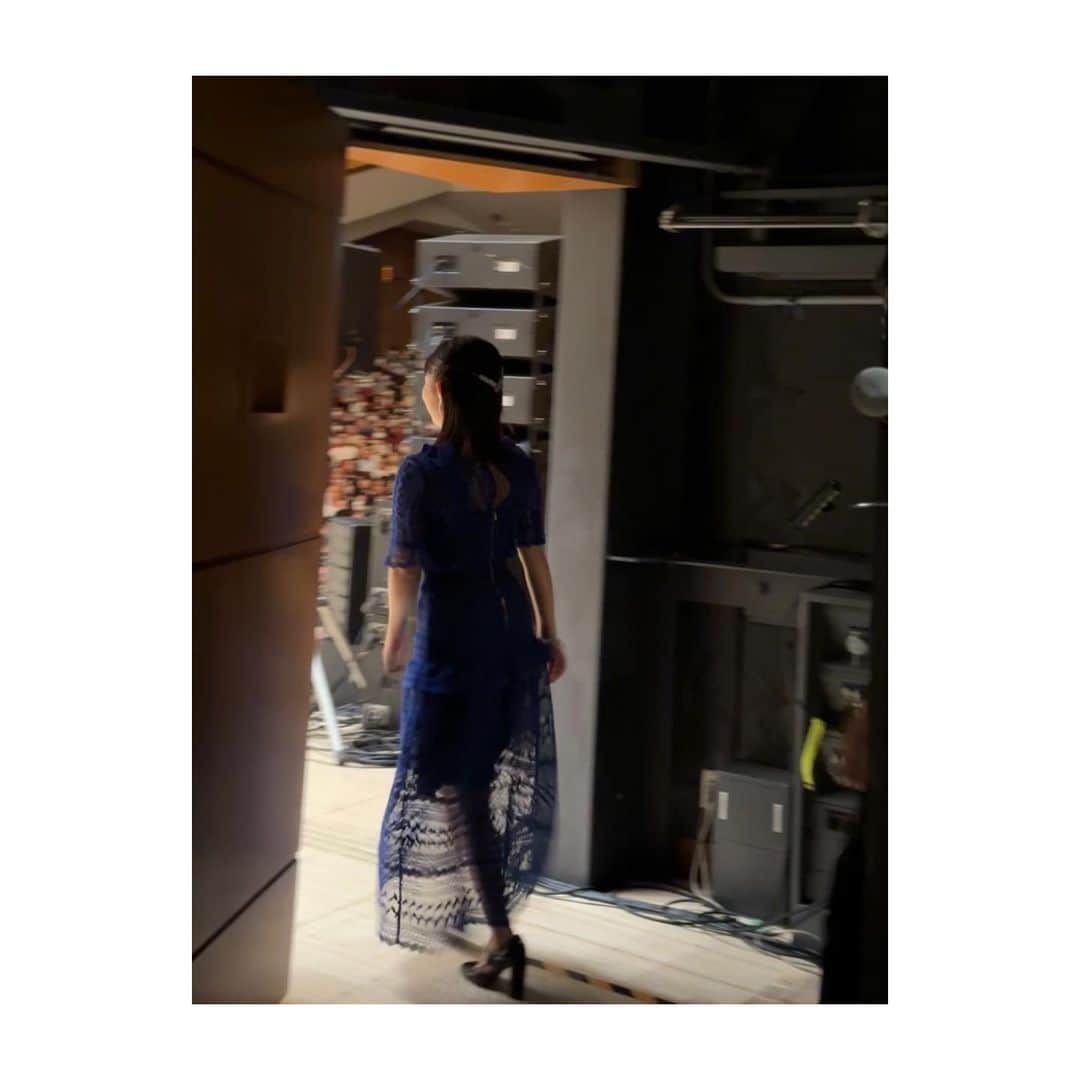 牧野由依さんのインスタグラム写真 - (牧野由依Instagram)「ARIA The SINFONIA @文京シビックホール  載せたいお写真がたくさんあるのですがまずは…  ・ARIAをイメージした華やかで上品で可愛すぎる ロイヤルブルーのお衣裳 styling:@samukashiwagi さまさま😌✨ 靴もピアノを演奏しやすいものをチョイスしてくださいました🎹 感謝🥹  ・公演での初登場となった「横顔」でステージに向かう 戦士牧野（マネージャーさん談）の後ろ姿を😂  #aria #ariacompany」8月6日 22時41分 - yui_makino0119