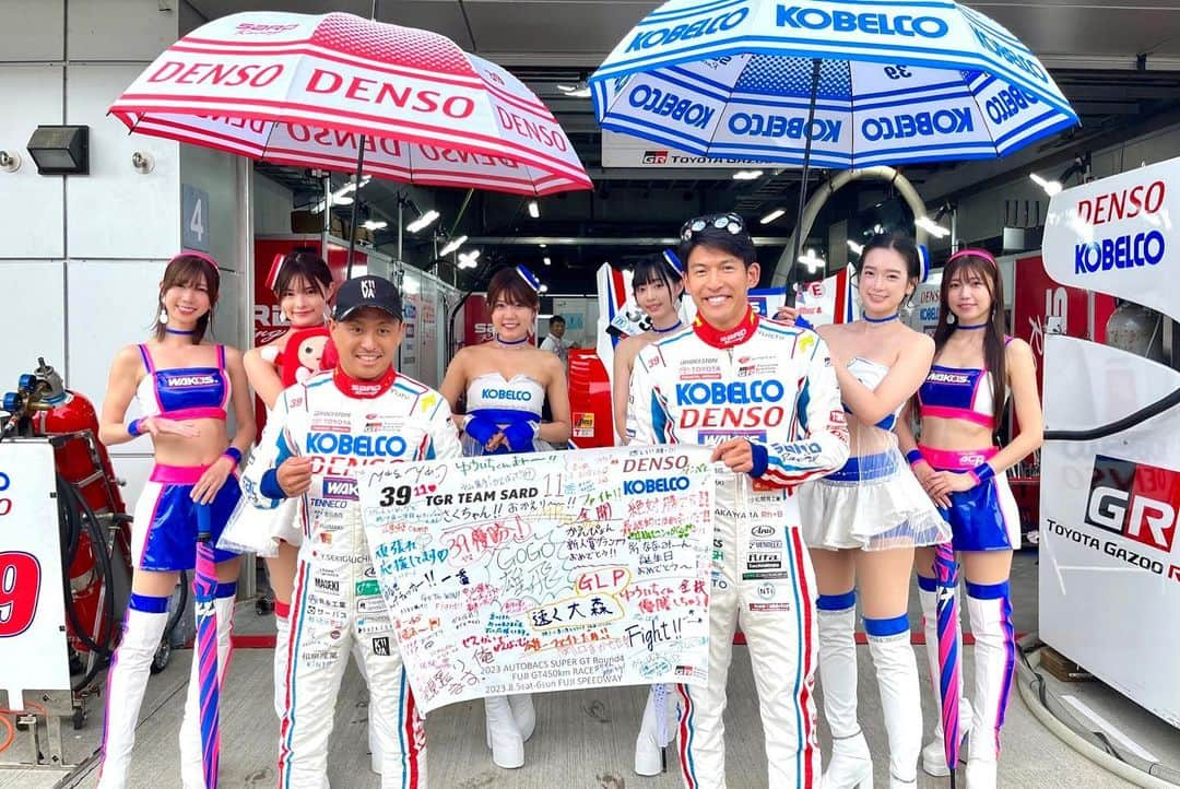 宮瀬七海さんのインスタグラム写真 - (宮瀬七海Instagram)「. . SUPERGT Rd.4富士決勝レース🏁💙  大雨が降ったりのお天気の中 TGR TEAM SARDへの応援ありがとうございました☺️💙❤️  39号車表彰台も見える位置での走行もあったのでドキドキでしたが 雨や赤旗中断によりレースが左右してしまい 9位でポイントGET！ 次戦鈴鹿に期待です！！！ また鈴鹿では TGR TEAM SARDファンミーティングもあるので ぜひ参加お待ちしております🥰 . .  . #SUPERGT #レースクイーン #TGRTEAMSARD #GT #富士スピードウェイ  #KOBELCO #KOBELCOGIRLS #39 #densokobelcosardgrsupra  #トヨタ #スープラ #supra #toyota  #モータースポーツ #コスチューム  #バックショット  #宮瀬七海 #racecar #toyota  #machine #photo #japanesegirl  #smile  #following #photo  #kobelcogirls2023」8月6日 22時37分 - nanami_miyase