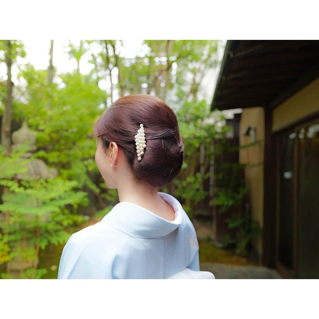 石井美保のインスタグラム：「鎌倉にて。 お店を臨時休業とさせていただいた本日、Richeのスタッフの結婚式でした。#mihoishii_着物」