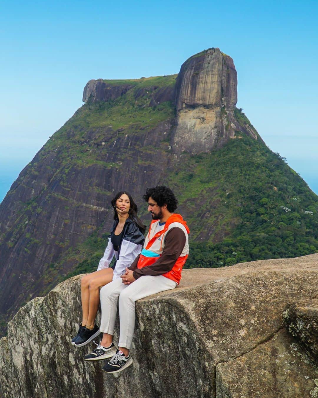 Thaila Ayalaのインスタグラム：「Pedra bonita ❣️」