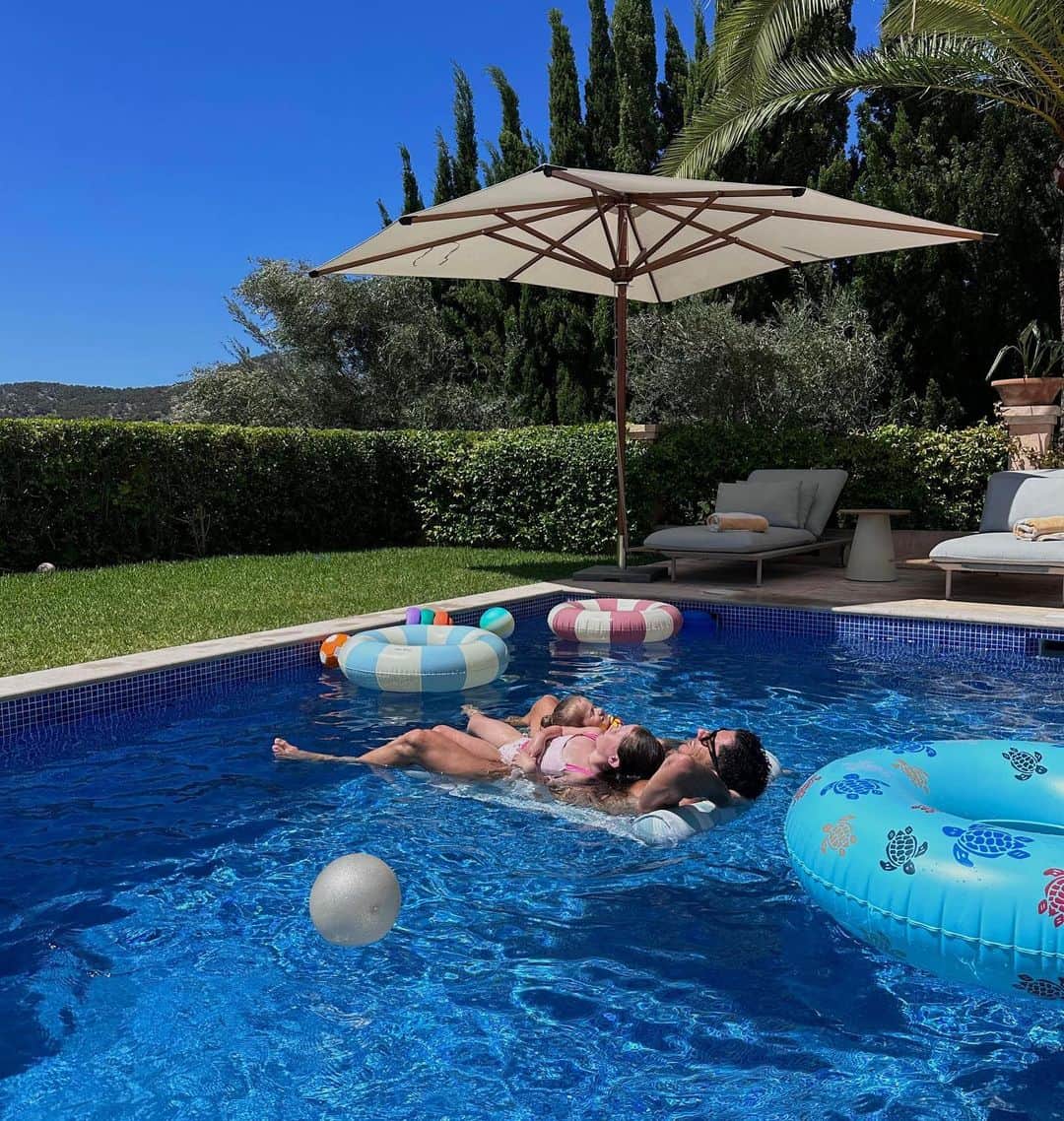ロベルト・レヴァンドフスキのインスタグラム：「An amazing weekend with my girls ☀️」