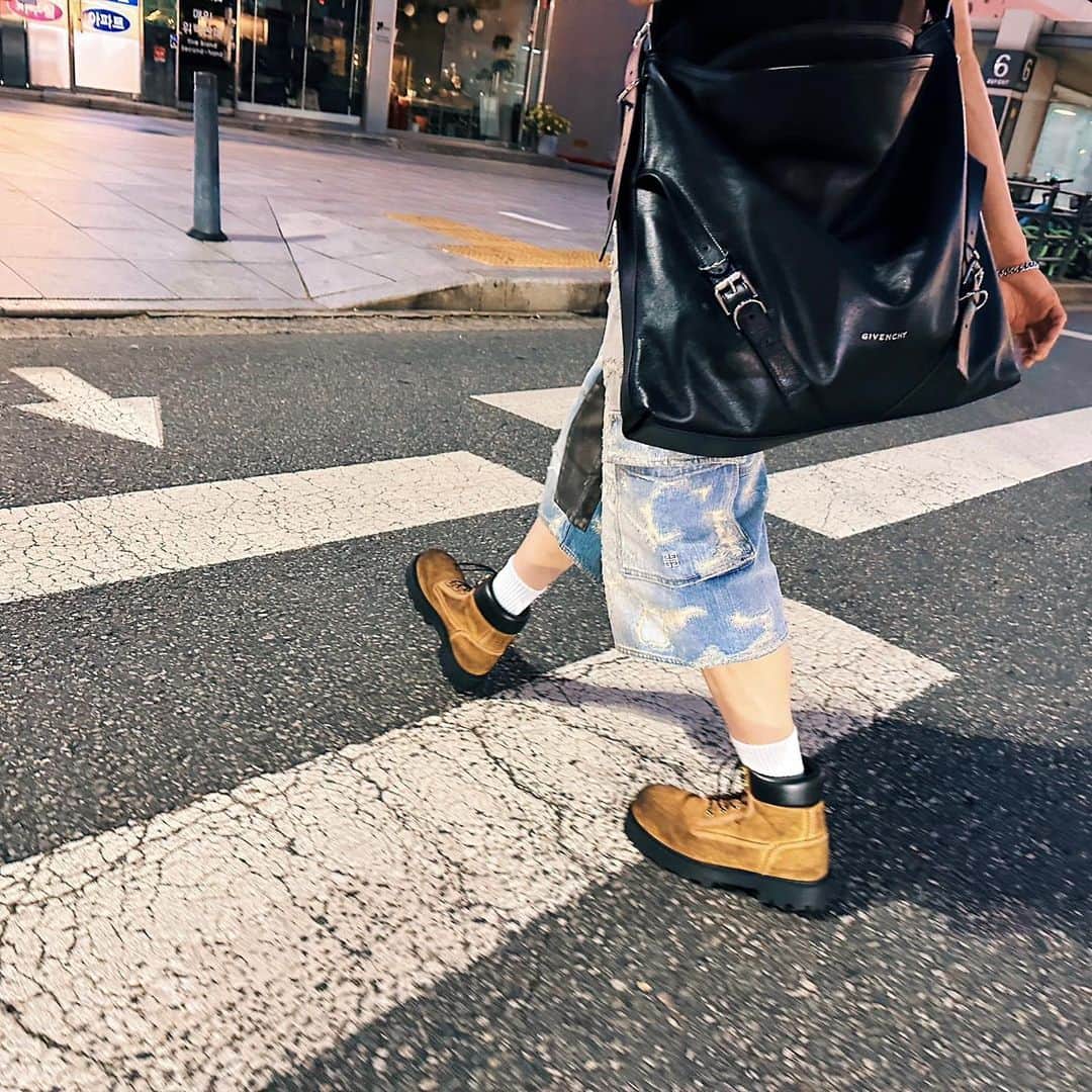 バンチャンのインスタグラム：「0806 #STAY」