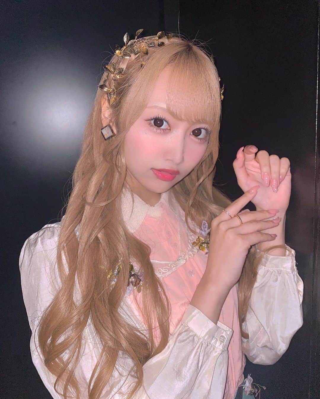 のインスタグラム：「ツアー仙台ありがとう👼🤍 ⁡ ⁡ ⁡ 反射的スルーは 私が14歳の時に出会った曲で、 久々に自分のオリジナルの衣装を着て 歌って踊れて懐かしい気持ちになりました🫶🏻 ⁡ ⁡ ⁡ #SKE48SUMMERtour2023#仙台 #SKE48#反射的スルー#ラブクレッシェンド」