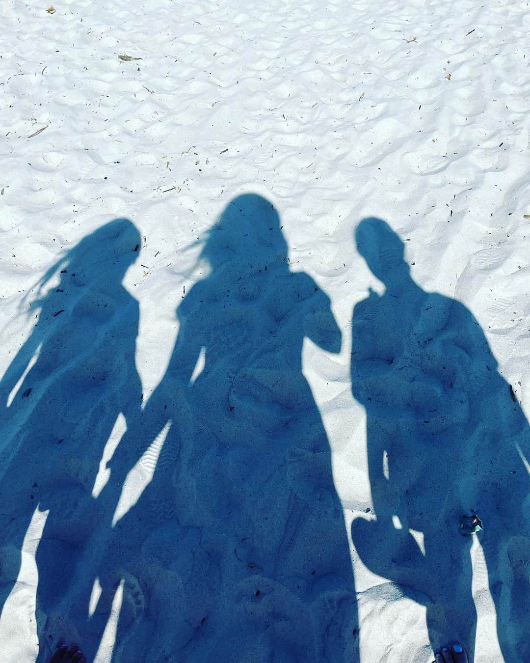 ジョアンナ・ガルシアさんのインスタグラム写真 - (ジョアンナ・ガルシアInstagram)「💕 Girl’s Weekend 💕 1. Felt cute 2. Shadows w my favorite girls 3. Mermaids 4. Room Service…always and forever 5. Heaven 6. Asking for her ‘picture’ to be taken 7. Striking a pose for her picture 8. Synchronized Swimming 9. Milkshakes 10. Another picture request 🤣. We missed you @yourboyswish , but these girl’s weekends are just the best ❤️」8月6日 22時56分 - jogarciaswisher