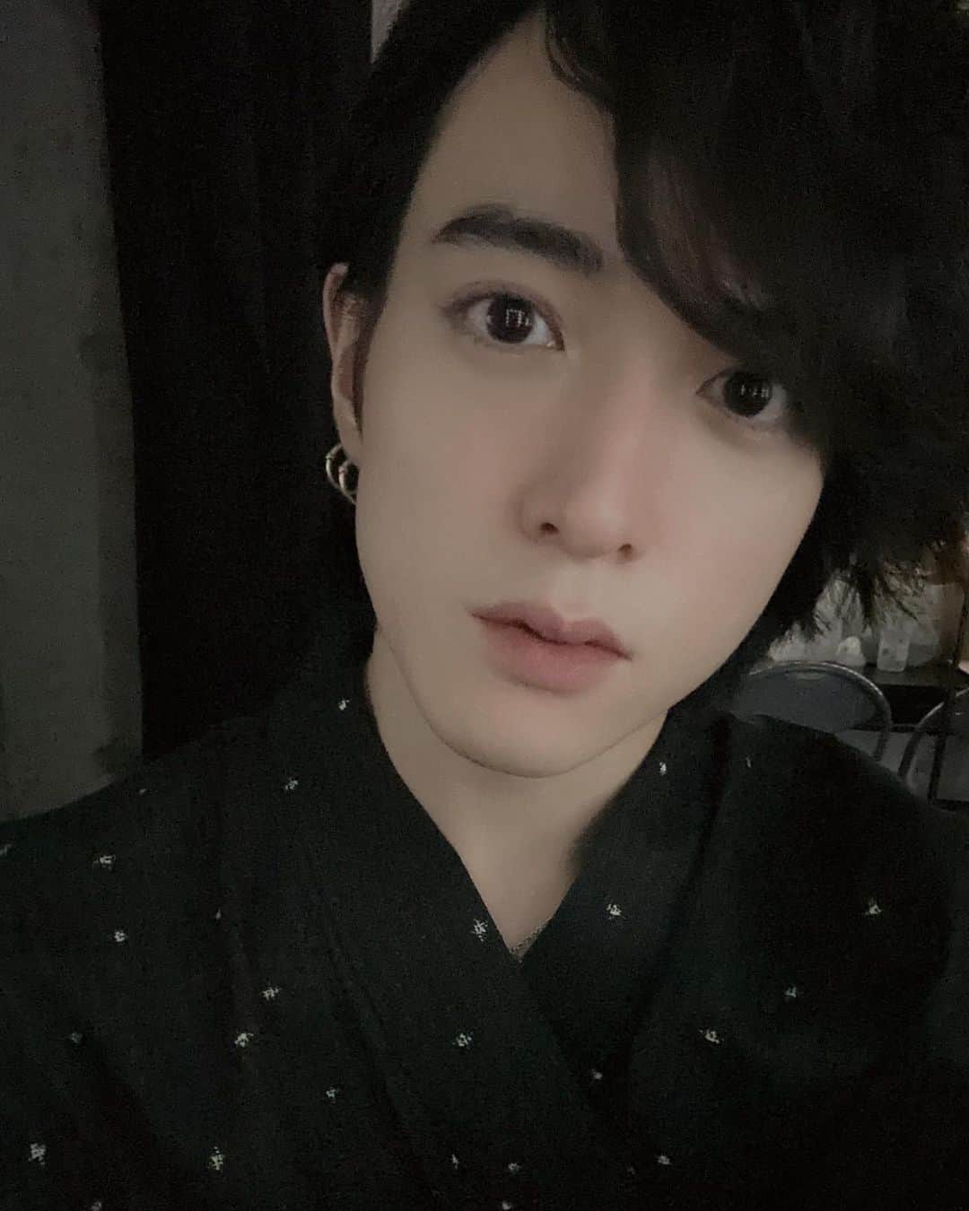 のインスタグラム：「Second Fan Meeting 「#StandBy」  両部ともに、ご来場誠に有難うございましたっ🙇 皆様の応援とお力添えのおかげで今立てているんだなと、改めて強く感じた一日でした。 未熟者ではありますが、これからもどうか見守って頂けると幸いです☺︎  この後23:30くらいから有難う配信やろうと思いまーす☺️  #showroom」