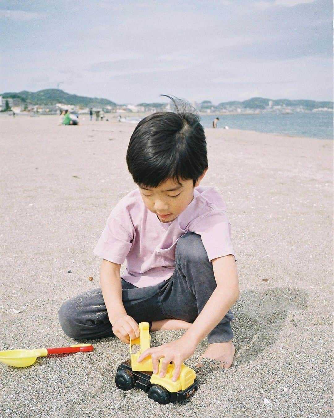 平大路 知子さんのインスタグラム写真 - (平大路 知子Instagram)「🌊 #contaxt2 #35mm #filmcamera」8月6日 22時58分 - tomo_checcori