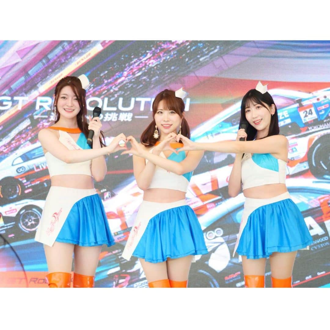 はにゅんさんのインスタグラム写真 - (はにゅんInstagram)「SUPER GT Rd.4 富士450km 8/5,6🗻 酷暑の中、2日間ありがとうございました！ レースクイーン大賞が終わってから初めてのGTだったので、 たくさんの方にお声掛けいただき、嬉しかったです🫶🫶  48号車は21番手でチェッカーを受けました！ 炎天下から大雨まで、天気が安定せずドキドキした レースでしたが無事完走しました。 ラストは激しいレース展開で見応えのある決勝レースでした🙌🏻   皆さん、湯船に浸かってゆっくり休んでねっ 次戦GTは8月末の鈴鹿戦です！ . .  #SUPERGT #スーパーGT #GT300 #NILZZRacing  #フロンティアキューティーズ #レースクイーン #Nissan #nismo  #日本レースクイーン大賞 #富士スピードウェイ」8月6日 23時08分 - hanyu_nanoka_