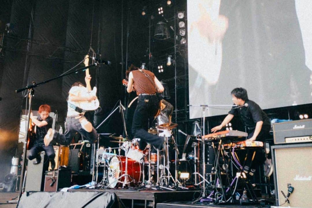 ジェットセイヤさんのインスタグラム写真 - (ジェットセイヤInstagram)「ROCK IN JAPAN FES.2023🇯🇵 最高の夏が始まった🌞 みんな サイコウだ ありがとう  3月、幕張メッセで会おう👍🔥 @go_go_vanillas_official  #バニラズ #gogovanillas  photographer @renzo1101」8月6日 23時00分 - jett_seiya_lvasp