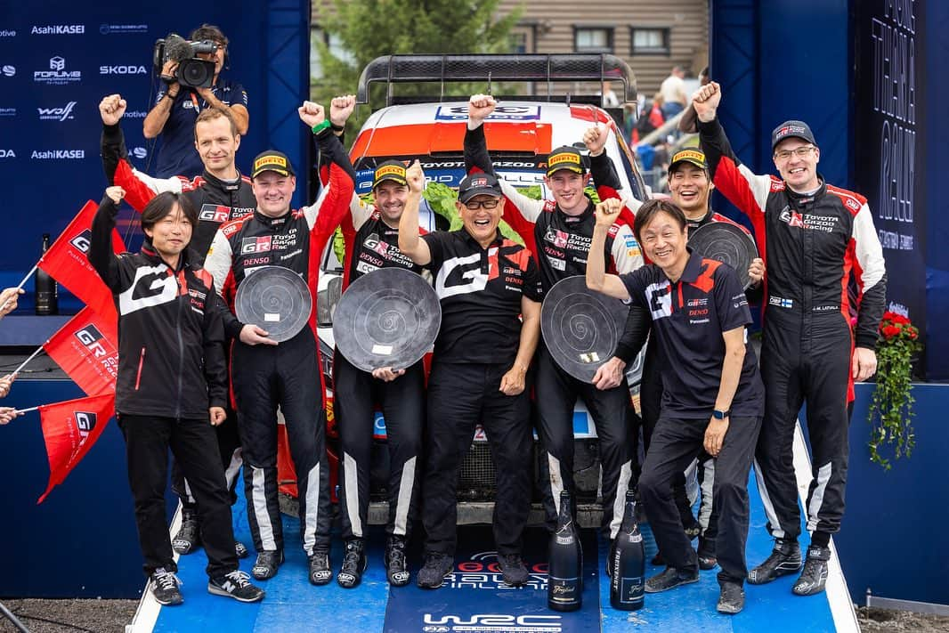 勝田貴元のインスタグラム：「P3 #RallyFinland @OfficialWRC🥉 Thank you so much my family, Akio-san and all of @TGR_WRC team guys!!  ラリーフィンランドは総合3位でフィニッシュ🥉 第2のホームでポディウムに上がることができて本当に嬉しいです！ 家族、章男会長、チームの皆、応援してくれた皆様に感謝です。  #TK18 📸 @timoanisphotography」