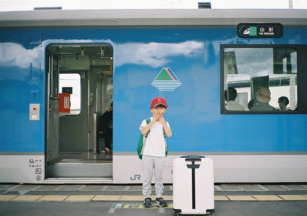 平大路 知子さんのインスタグラム写真 - (平大路 知子Instagram)「🚅🚃 #contaxt2 #filmcamera #35mm」8月6日 23時04分 - tomo_checcori