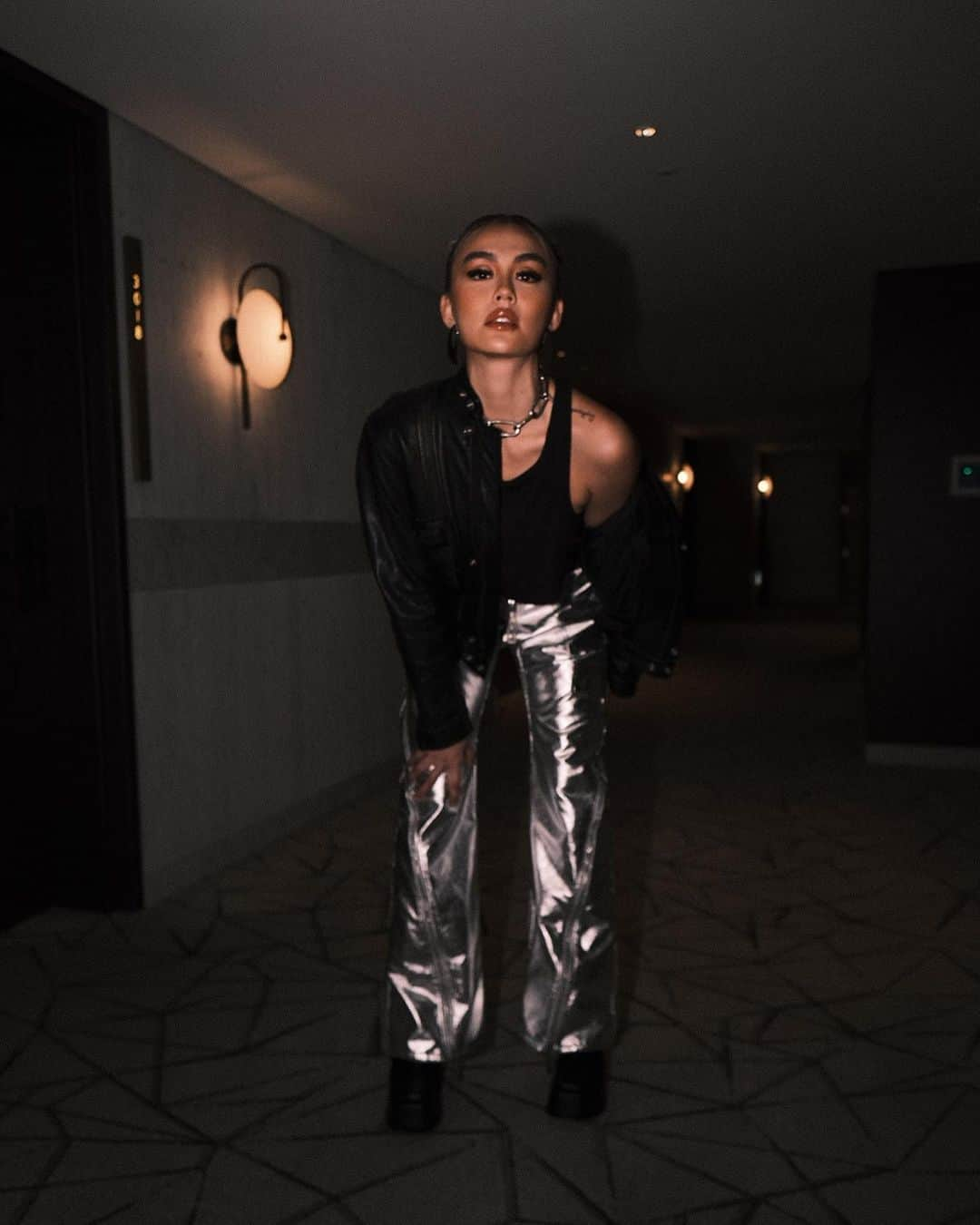 アグネス・モニカのインスタグラム：「🤍 vibez!   #AGNEZMO」