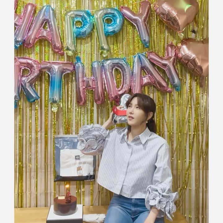 イ・ジアのインスタグラム：「넘 고마워!! 사라팀 최고!!👍🏻 애정하는구먼🥰😍❤️🤪👻」