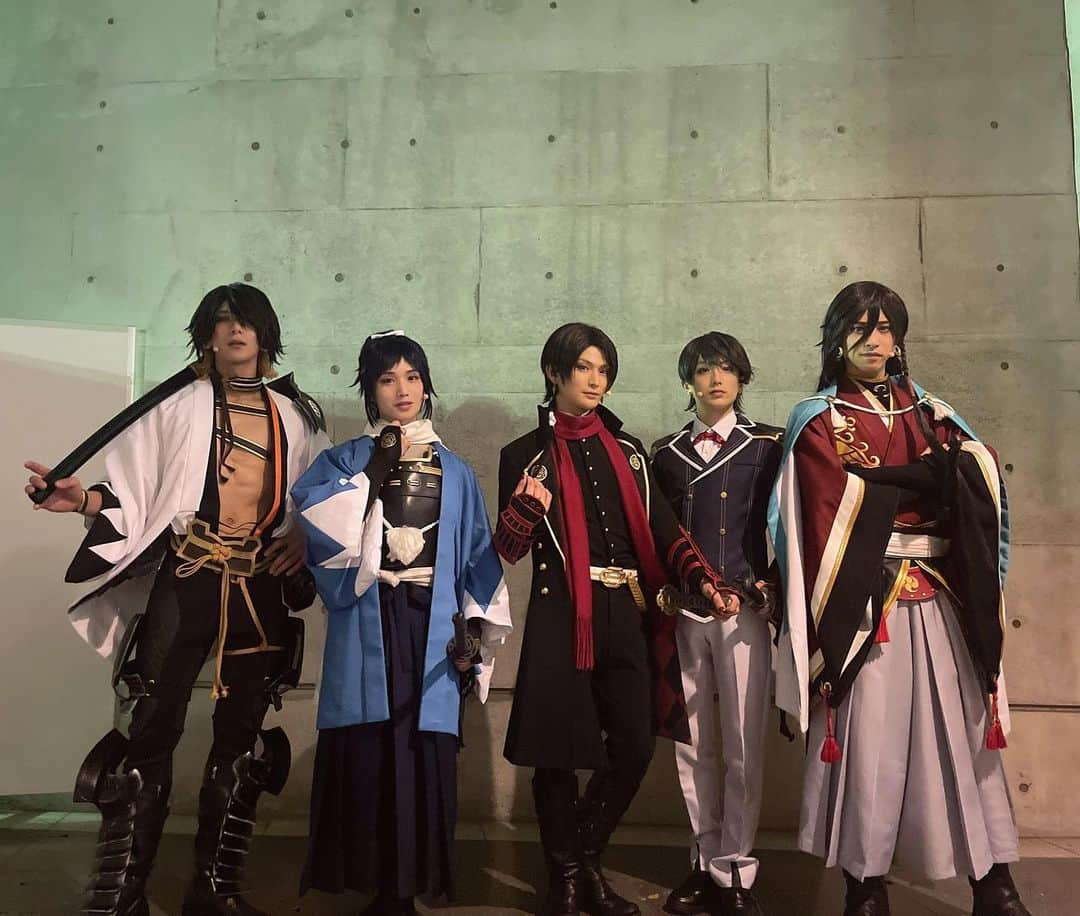 松田岳のインスタグラム：「舞台『#刀剣乱舞』 七周年感謝祭 -夢語刀宴會- 長曽祢虎徹役として 千秋楽公演にシークレット出演させて頂きました。  そして 舞台『#刀剣乱舞』新作公演 2024年6～7月、東京・大阪・福岡にて上演決定致しました  加州清光：#松田凌 大和守安定：#植田圭輔 和泉守兼定：#田淵累生 堀川国広：#小西詠斗 長曽祢虎徹：#松田岳 監査官：#内藤大希  連綿と続く歴史に恥じぬ働きを致します。  #刀剣乱舞  #刀ステ」