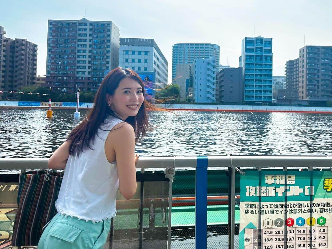 早川茉希さんのインスタグラム写真 - (早川茉希Instagram)「🚤 少し前に、ボートレースウィークリーの荻野アナと平和島へ！🚤  初めての生観戦でしたが、 ボートの音やスピード感を間近で感じられて迫力満点👏 名物のモツ煮も、もちろん食べてきました😋  そして、別日には ボートレースウィークリー✖️野添探偵社 コラボレーション意見交換会❣️  ボートレースアンバサダーの植木通彦さん、 探偵社所長役の野添貴裕さんと ご一緒させていただく貴重な会でした！🥹  ボート界のレジェンドなので 緊張しましたが、 とっても気さくで楽しいお二人。 業界のために、レーサーのためにという想いがビシビシ伝わってきて 私も微力ながら番組づくりを通して盛り上げたいと 気持ち新たにしました！ これからもよろしくお願いいたします！！☺️  「ボートレースウィークリー」 「野添探偵社」ともに JLCのYouTubeでご覧いただけます✨ 初心者でも楽しめる番組なので是非🔰🥰  #ボートレース #平和島 #初本場 #生観戦 #ボートレースウィークリー #ボートレースアンバサダー #植木通彦 さん #荻野仁美 アナ #野添探偵社 #野添貴裕 さん #元ボートレーサー #秘書 #早川茉希 #JLC #youtube #スカパー #配信中」8月6日 23時24分 - maki_hayakawa