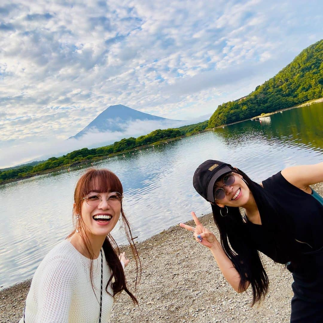 富田麻帆さんのインスタグラム写真 - (富田麻帆Instagram)「いろんな角度からの富士山🗻✨  富士五湖 ⚪︎本栖湖 ⚪︎精進湖 ⚪︎西湖 ⚪︎河口湖 ⚪︎山中湖」8月7日 8時47分 - maho_tomita6261