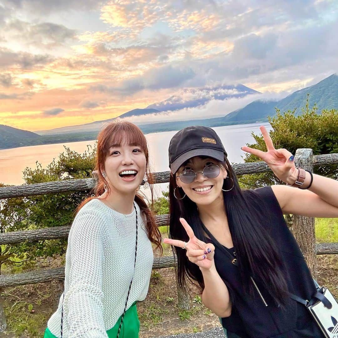 富田麻帆さんのインスタグラム写真 - (富田麻帆Instagram)「いろんな角度からの富士山🗻✨  富士五湖 ⚪︎本栖湖 ⚪︎精進湖 ⚪︎西湖 ⚪︎河口湖 ⚪︎山中湖」8月7日 8時47分 - maho_tomita6261