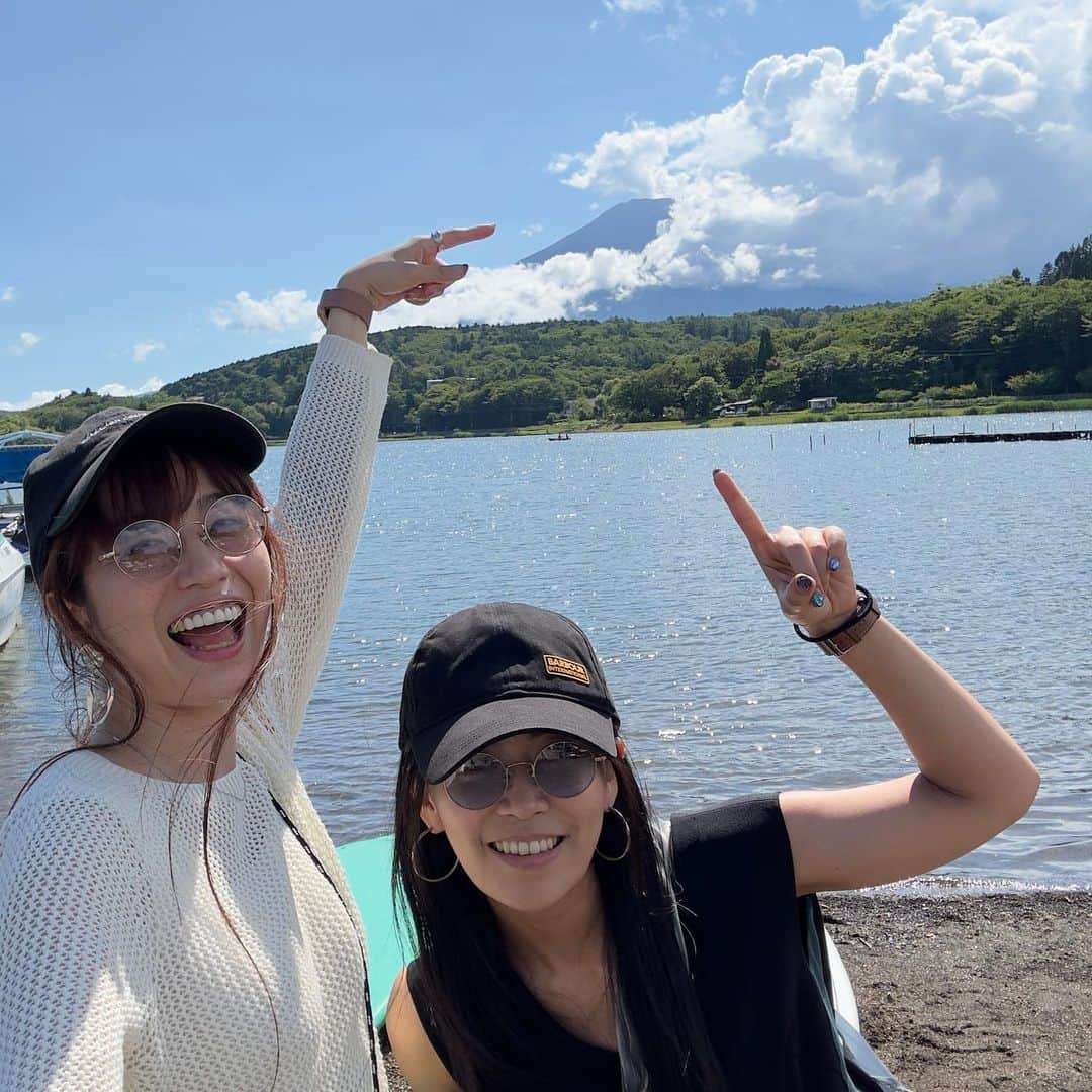 富田麻帆さんのインスタグラム写真 - (富田麻帆Instagram)「いろんな角度からの富士山🗻✨  富士五湖 ⚪︎本栖湖 ⚪︎精進湖 ⚪︎西湖 ⚪︎河口湖 ⚪︎山中湖」8月7日 8時47分 - maho_tomita6261